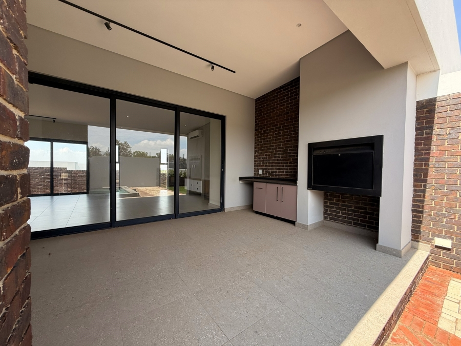 3 Bedroom Property for Sale in Helderzicht Eco Estate North West
